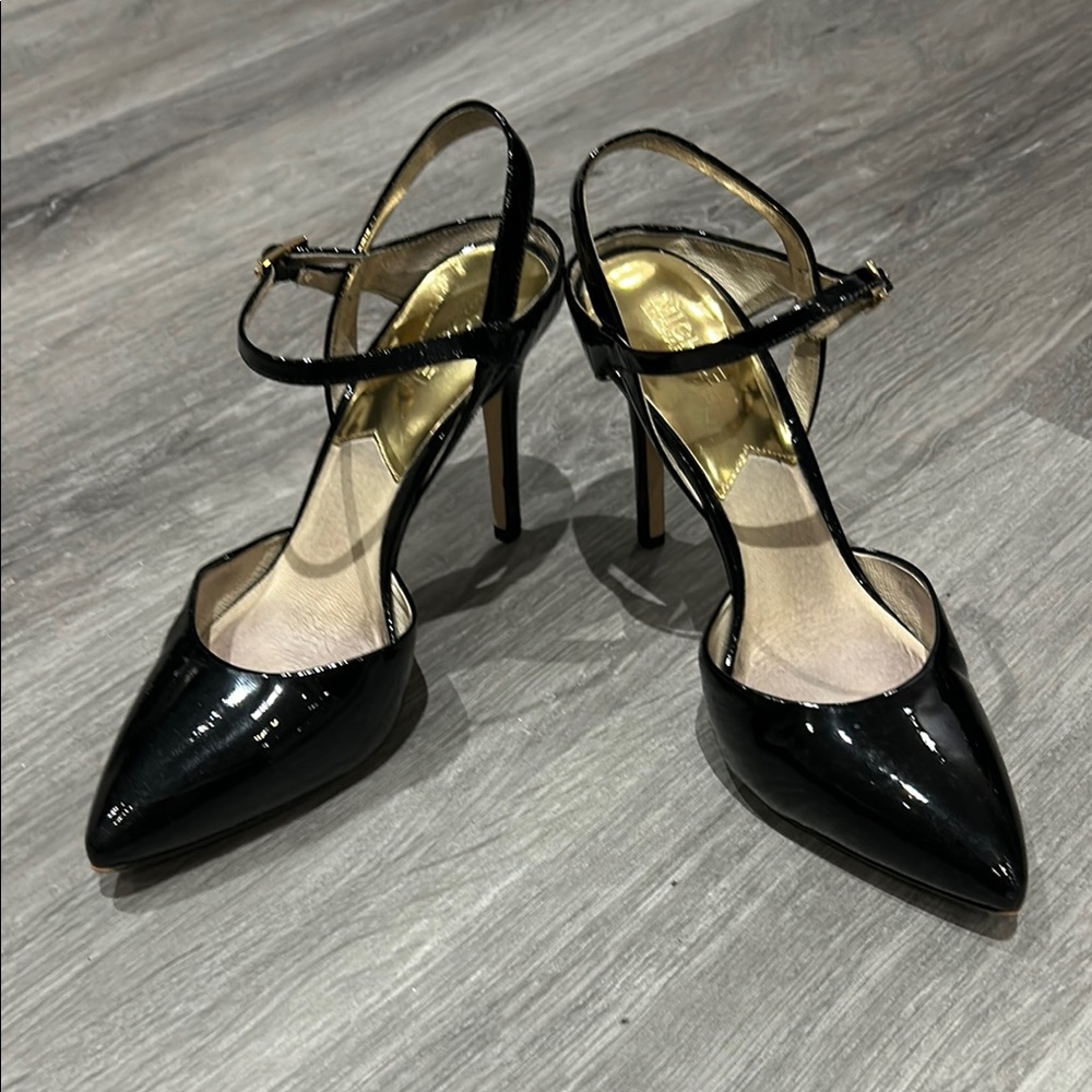 MICHAEL Michael Kors Black and Gold Heels with Patent Finish
